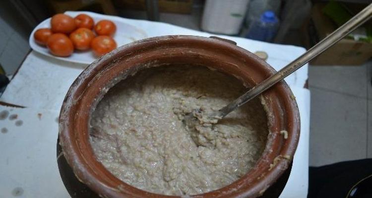 Bursada kazanlarda kaynatılıyor 672 yıllık tarif: Kemiklerdeki ağrıyı gideriyor, vücuda kolajen yüklemesi yapıyor