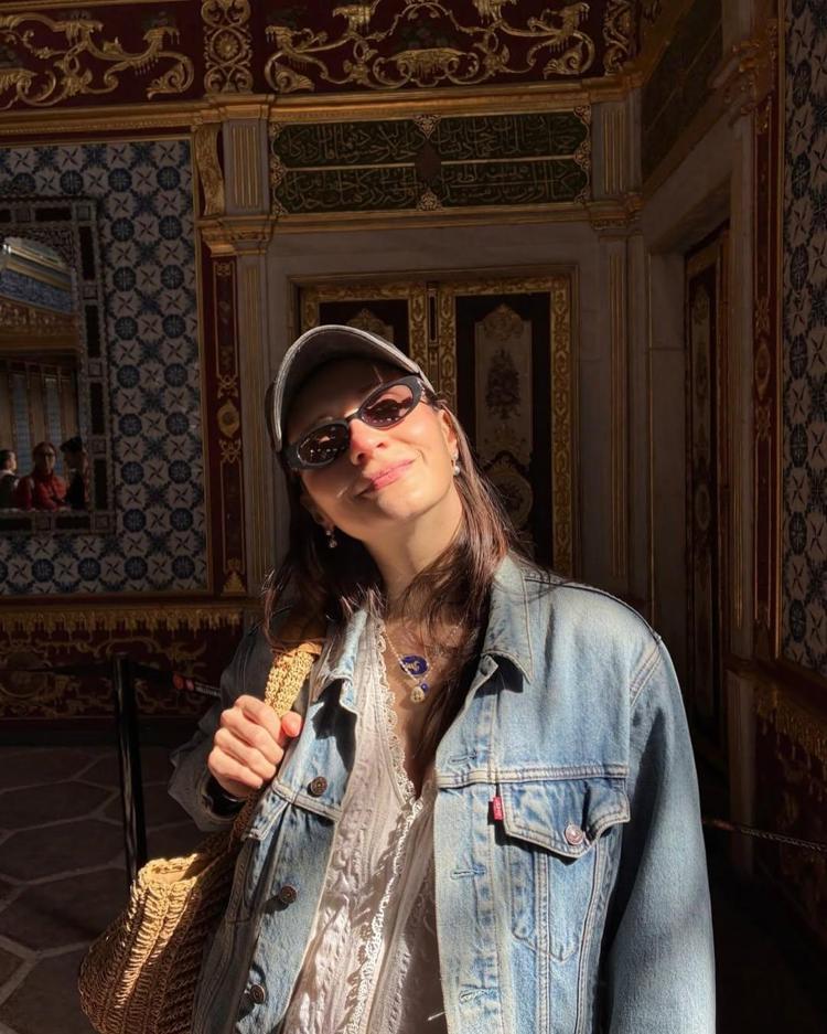 Anne olmak için gün sayıyor Meriç Araldan karnı burnunda poz