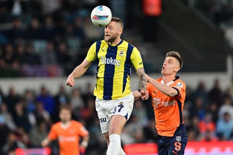 İş işten geçti Fener 4ledi