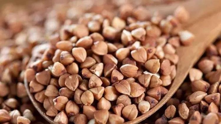 Saatlerce tok tutuyor, cayır cayır yağ yakıyor Yaz gelmeden sizi tüy gibi yapacak olan o salata: Heykel gibi bir vücut için mutlaka tüketin