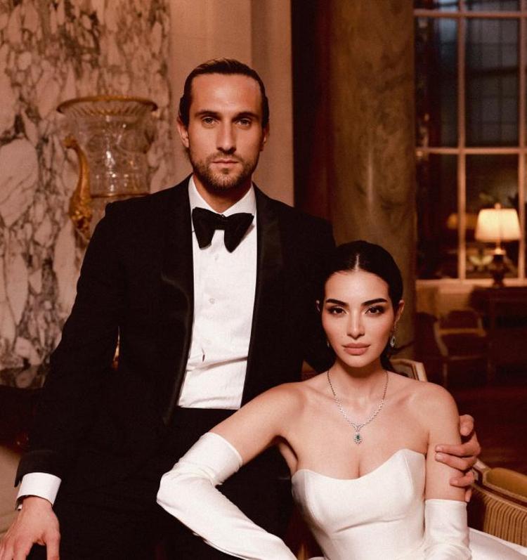 Hem ilk yıl hem ilk bebek Melisa Aslı Pamuk evlilik yıl dönümünü kutladı