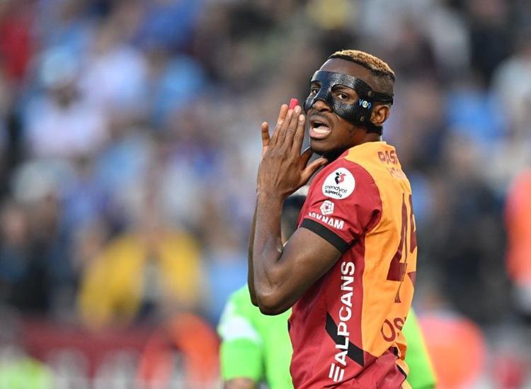 Trabzonspor Galatasaray maçında Aslan 3 puanı 2 golle aldı