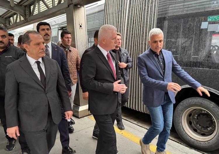 Beylikdüzünde iki metrobüs çarpıştı: 1 ölü, 40 yaralı