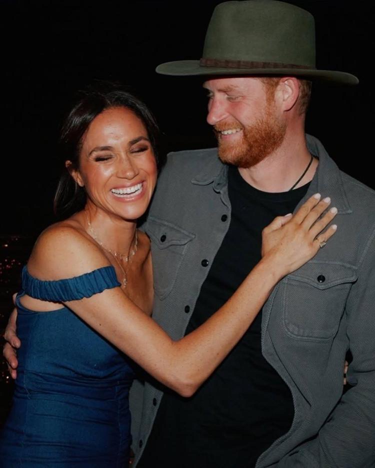 Meghan Markle, Beyonce konserinde Prens Harry öpücüklere boğdu