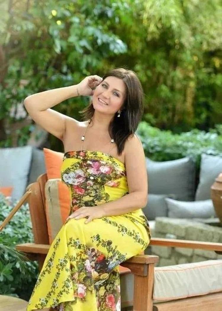 Sibel Cana Anneler Gününde duygulandıran sürpriz