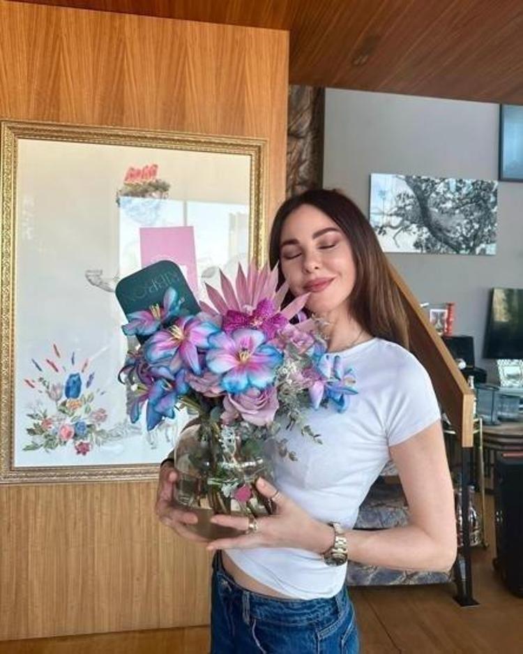Defne Samyeli ve kızlarından Anneler Günü pozu Beğeni yağdı