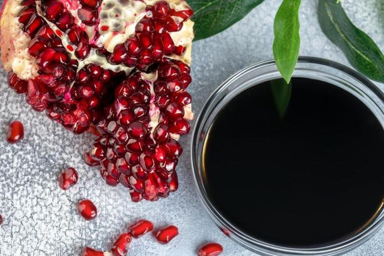 Salatalara kaşık kaşık ekliyoruz ama zehir saçıyor Kan şekerini aniden 300lere fırlatıp insülin direnci oluşturuyor, karaciğeri resmen çürütüyor