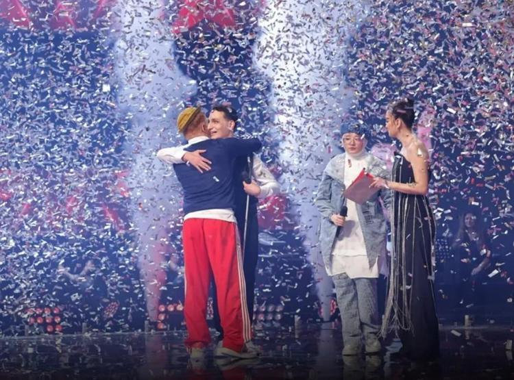 O SES TÜRKİYEDE ŞAMPİYON OLDU