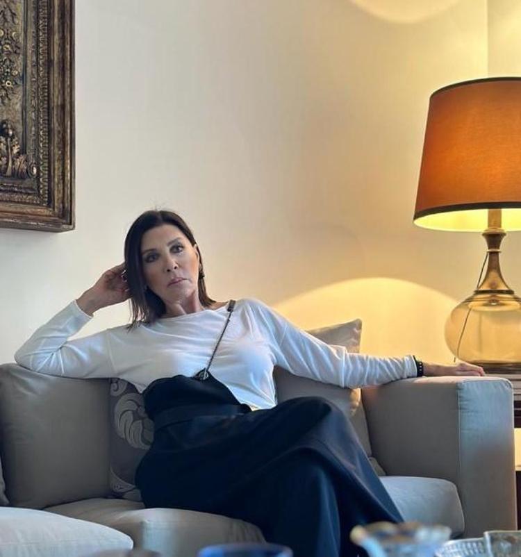 Kim der 81 yaşında diye Nebahat Çehre davet tarzıyla göz kamaştırdı