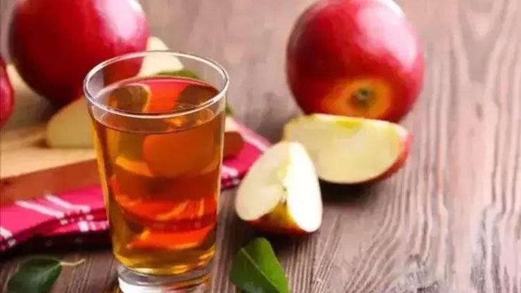 Ayva göbeğinin kökünü kazıyor 1 haftada 3 kilo yağdan verdiriyor: Uyumadan 2 saat önce için, iğne ipliğe döndürüyor