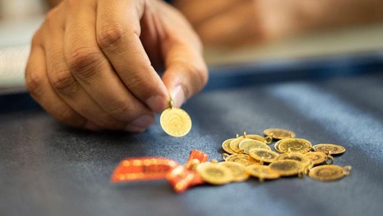 Fed Başkanı Powellın bekle ve gör politikası Altın piyasasında hareketlilik devam ediyor: Gram altın ne kadar oldu
