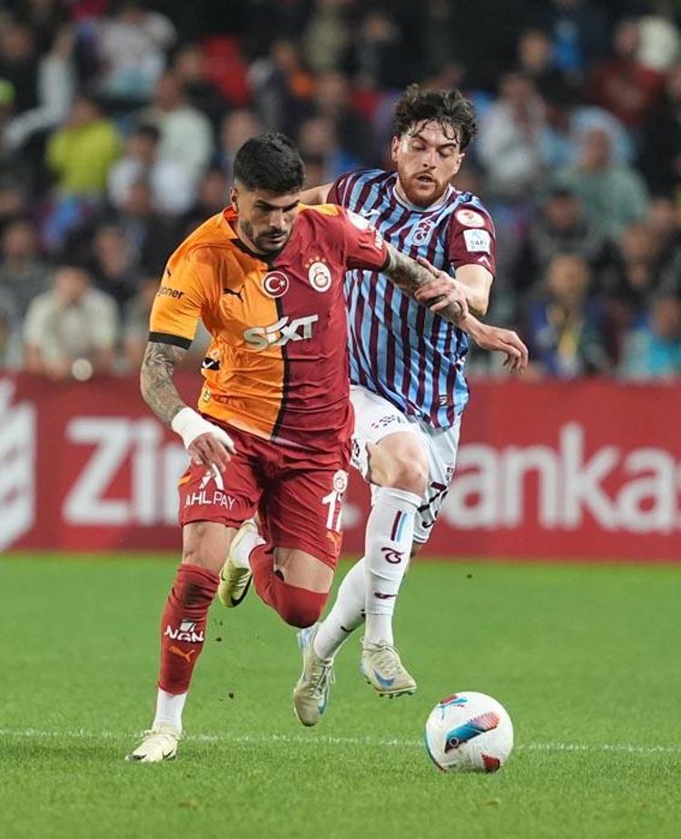 ICARDİ’DEN MUSLERA’YA: 1 YIL DAHA KAL