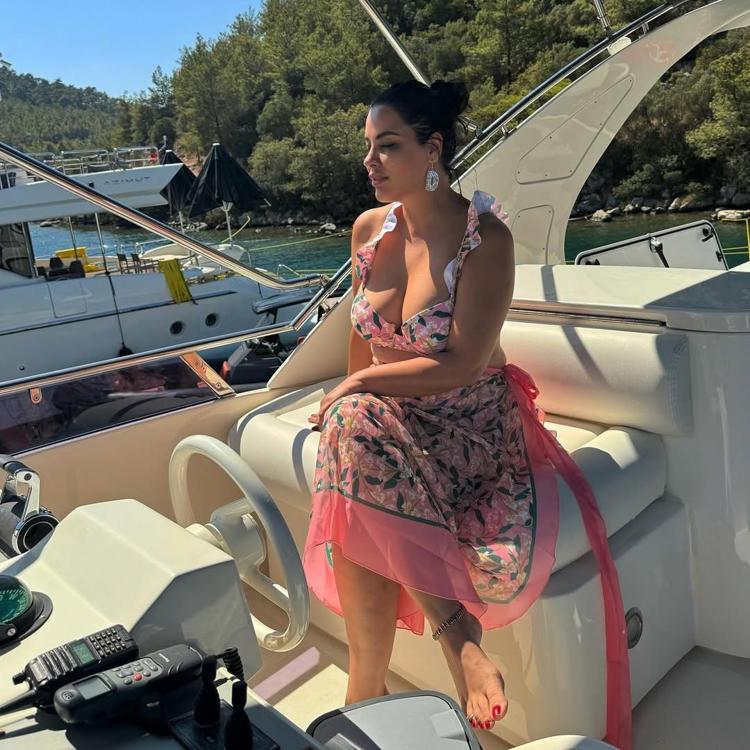 Zaranın sahne görüntüsü takipçilerini şaşırttı Hemen diyete başladı