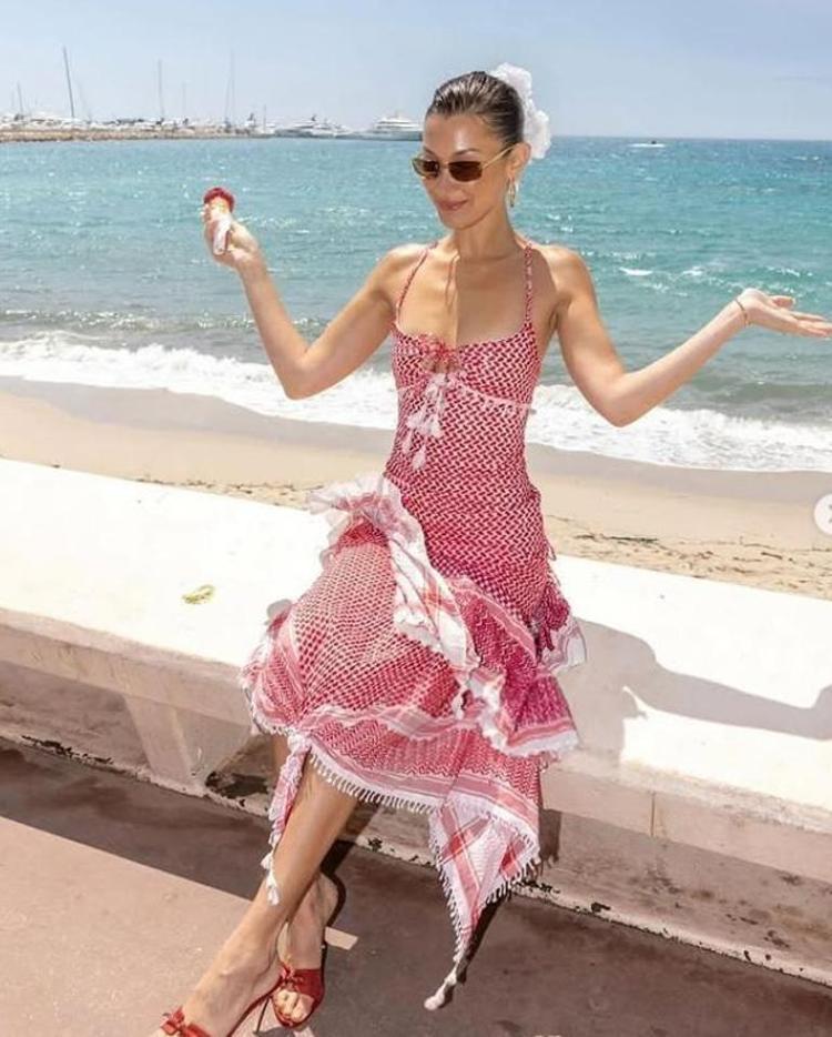 Bella Hadid yeni imajını sosyal medyada paylaştı