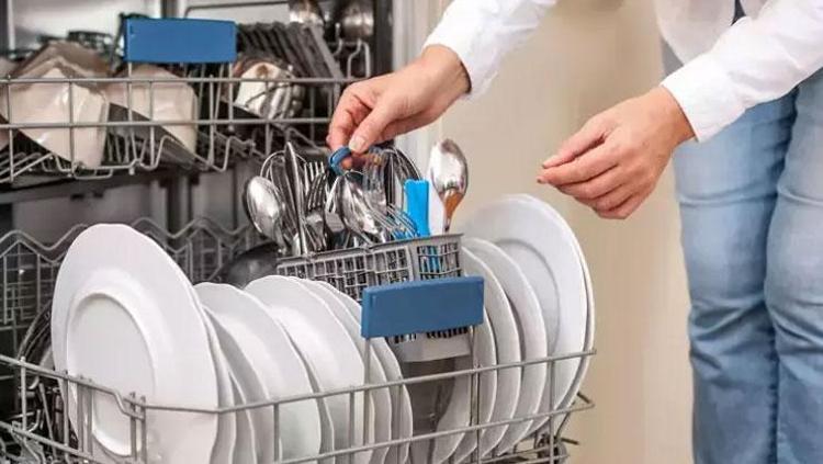 AHŞAP VE BAMBU ÜRÜNLERİNİN BULAŞIK MAKİNESİNDE YERİ YOK