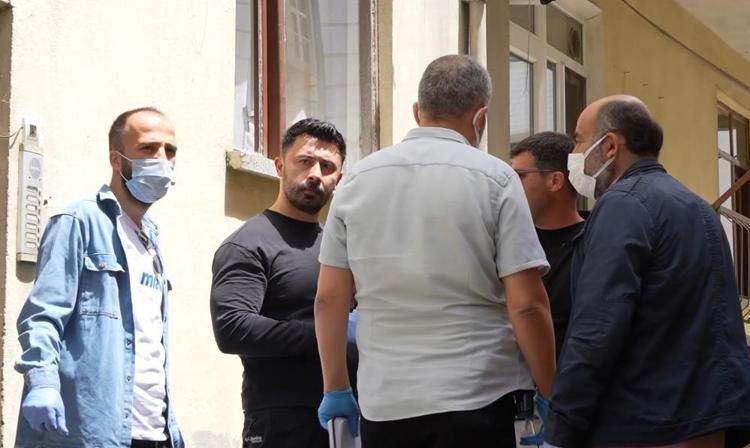 Buzdolabından vahşet çıktı Çilingirle girip şoke oldular