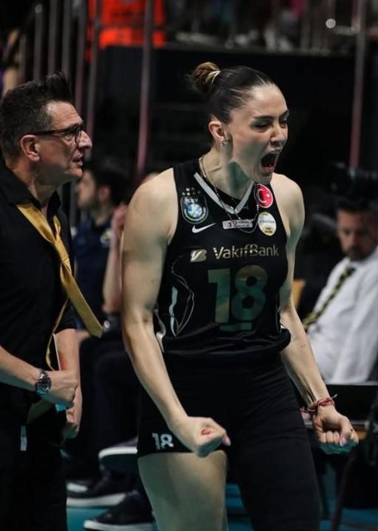 Voleybolun en zenginlerinden Zehra Güneşin villası ağızları açık bıraktı
