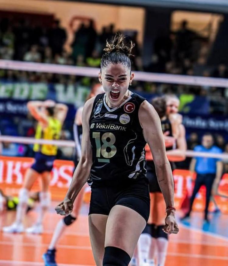 Voleybolun en zenginlerinden Zehra Güneşin villası ağızları açık bıraktı