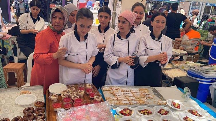Türkiye’de bir ilk Osmaniye Lezzet Festivali renkli görüntülerle başladı