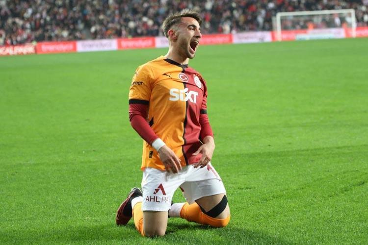 ÜÇ İSİM ÇOK ÖZEL