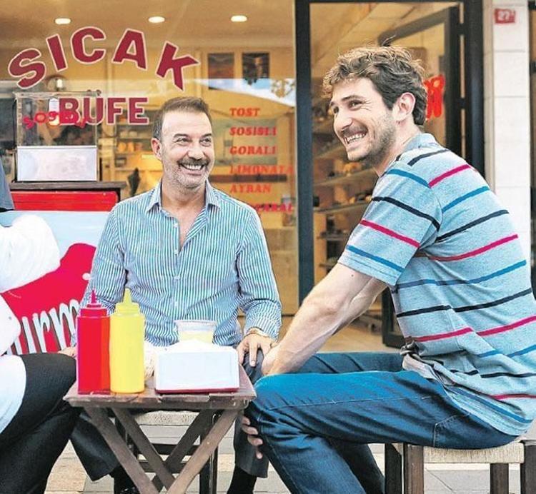 Orkuncan İzan: Ben kolay kolay gülmem ama ‘Sıcak Büfe’ gerçekten güldürüyor