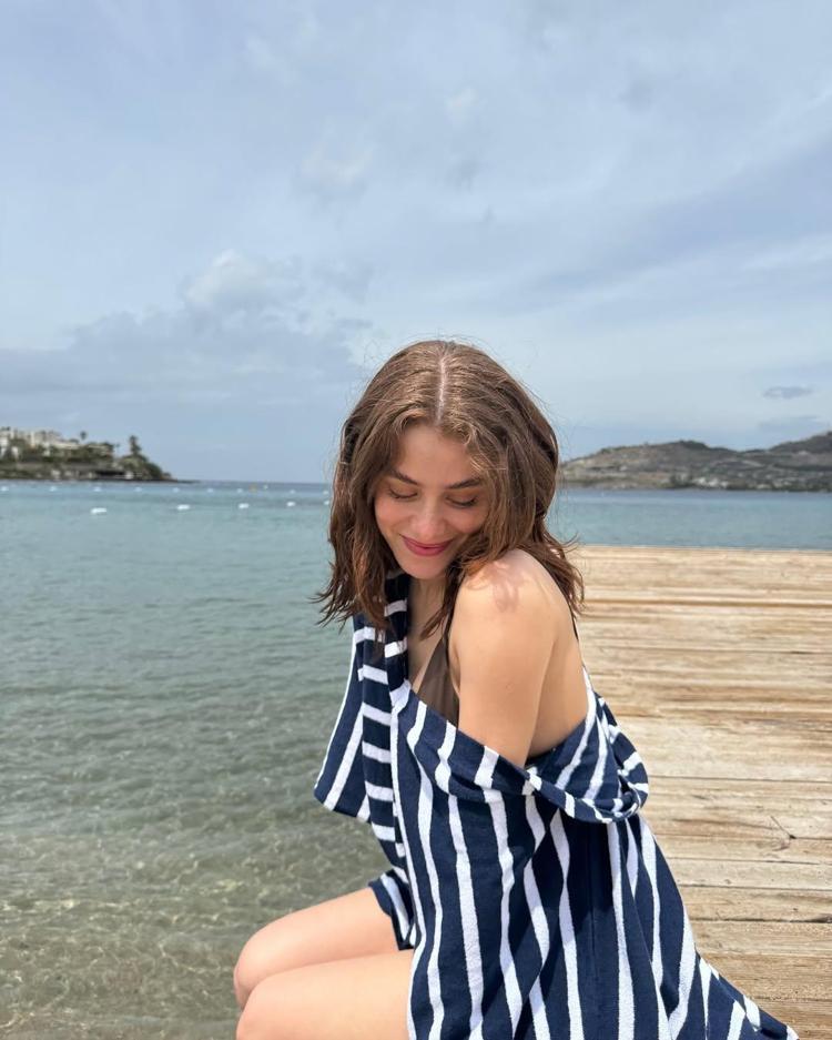 İlayda Alişan tatil sezonunu açtı Pozlarına beğeni yağdı