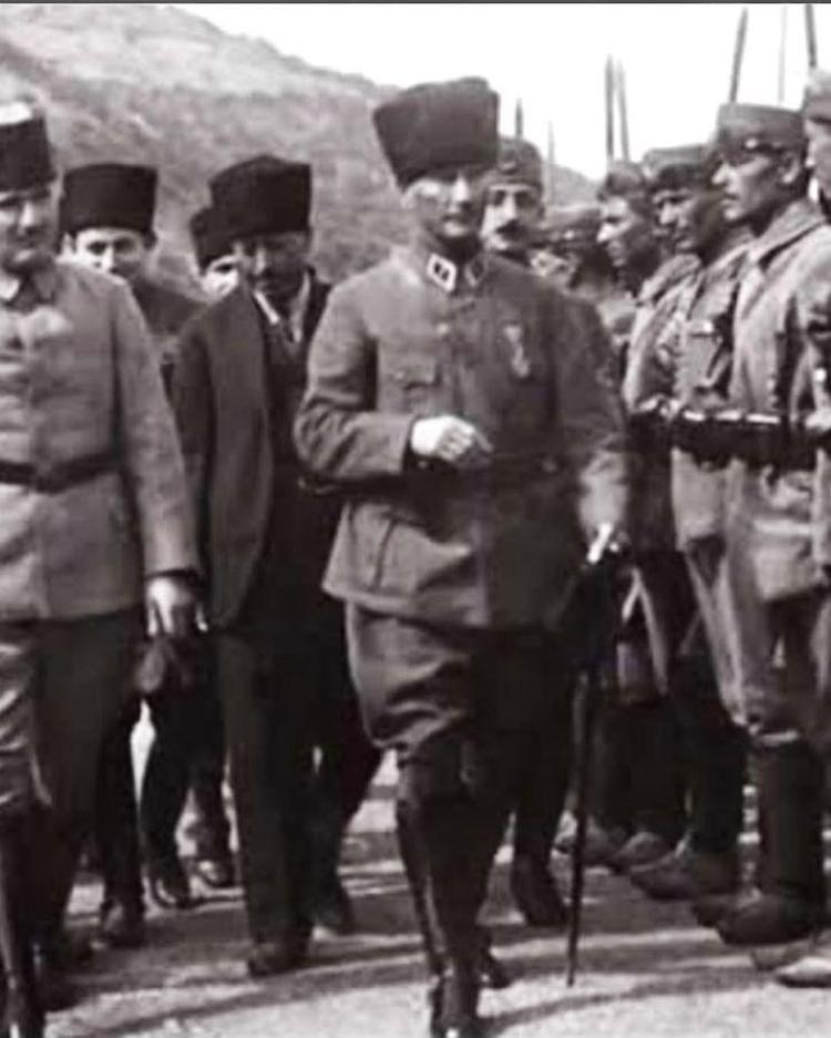 TÜRKAN ŞORAY