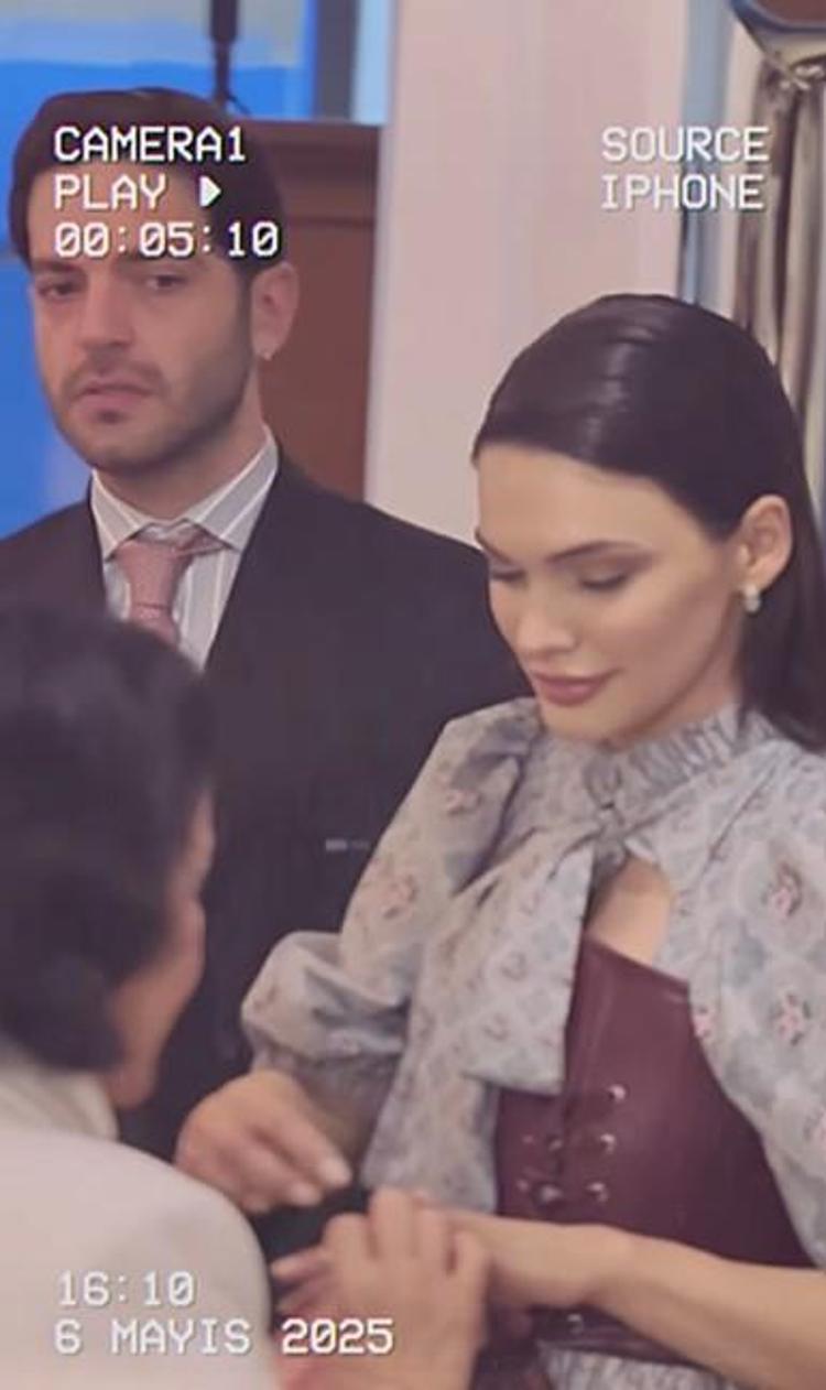 Evlilik yolunda ilk adımı attılar Ünlü oyuncu Beste Kökdemir ve Fazlı Erdinç Çatak nişanlandı