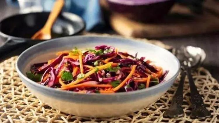 MEVSİM SALATA TARİFİ