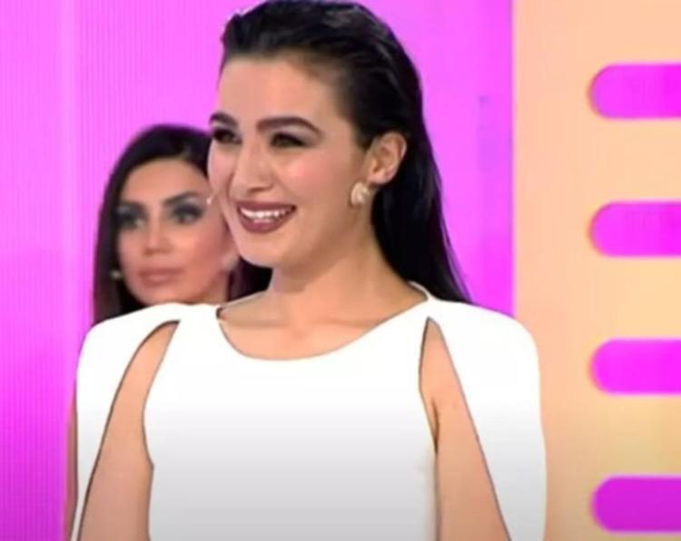 Çarkıfelekin hostesiydi Emel Özkızıltaş yeniden moda yarışmasında