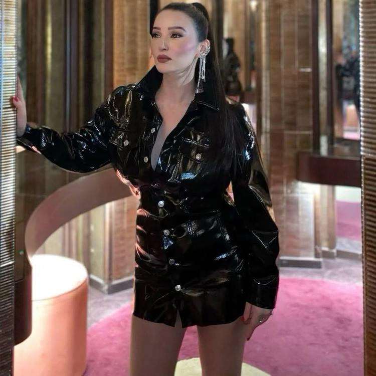 Çarkıfelekin hostesiydi Emel Özkızıltaş yeniden moda yarışmasında