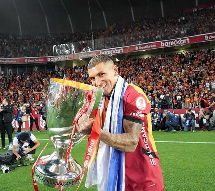 Yeni ilişkisini ilan etmişti Lucas Torreiradan olay Devrim Özkan hamlesi