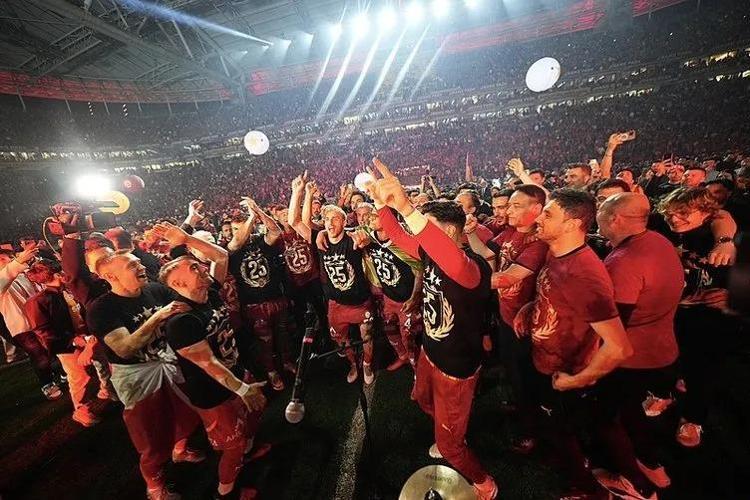 Galatasarayın şampiyonluk kutlamalarında sahne alacak isimler belli oldu