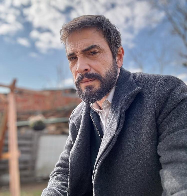 Ahmet Kural 2. kez baba oluyor Bebeklerinin cinsiyeti belli oldu