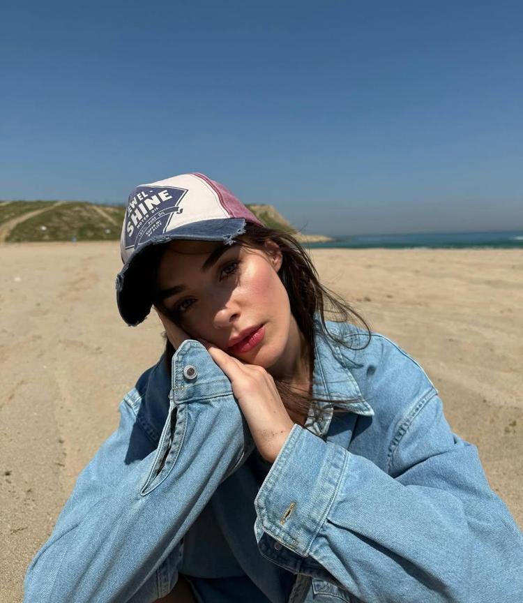 Bensu Soraldan plaj pozları Instagramda beğeni yağmuruna tutuldu