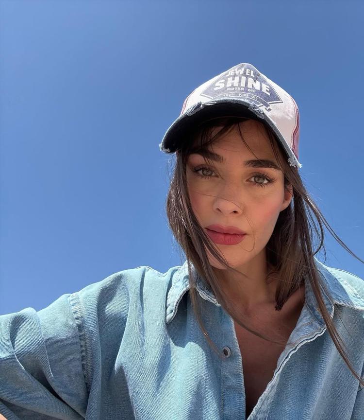 Bensu Soraldan plaj pozları Instagramda beğeni yağmuruna tutuldu