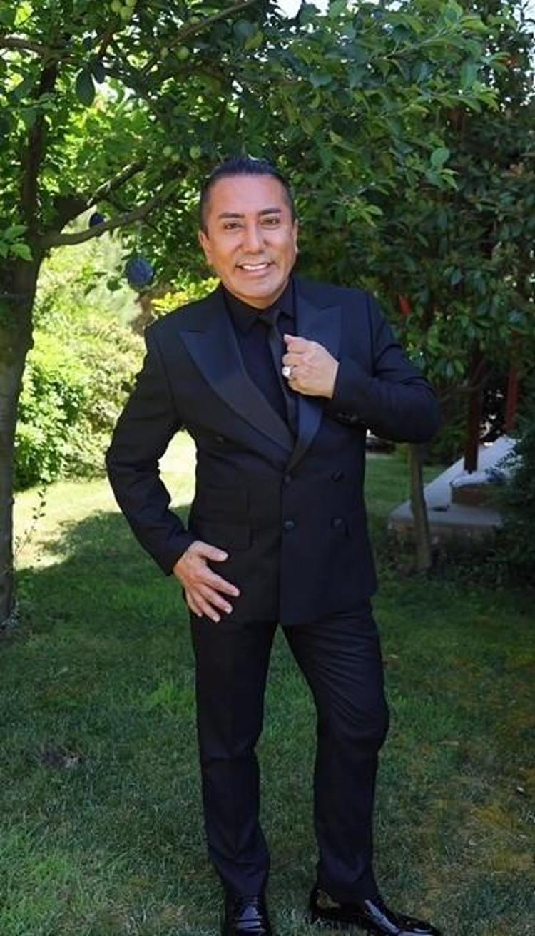 Murat Övüçün oğlu Burak Can evlendi Düğünde eski eşiyle ilk kez görüntülenen fenomen, gelinine kilo kilo altın taktı
