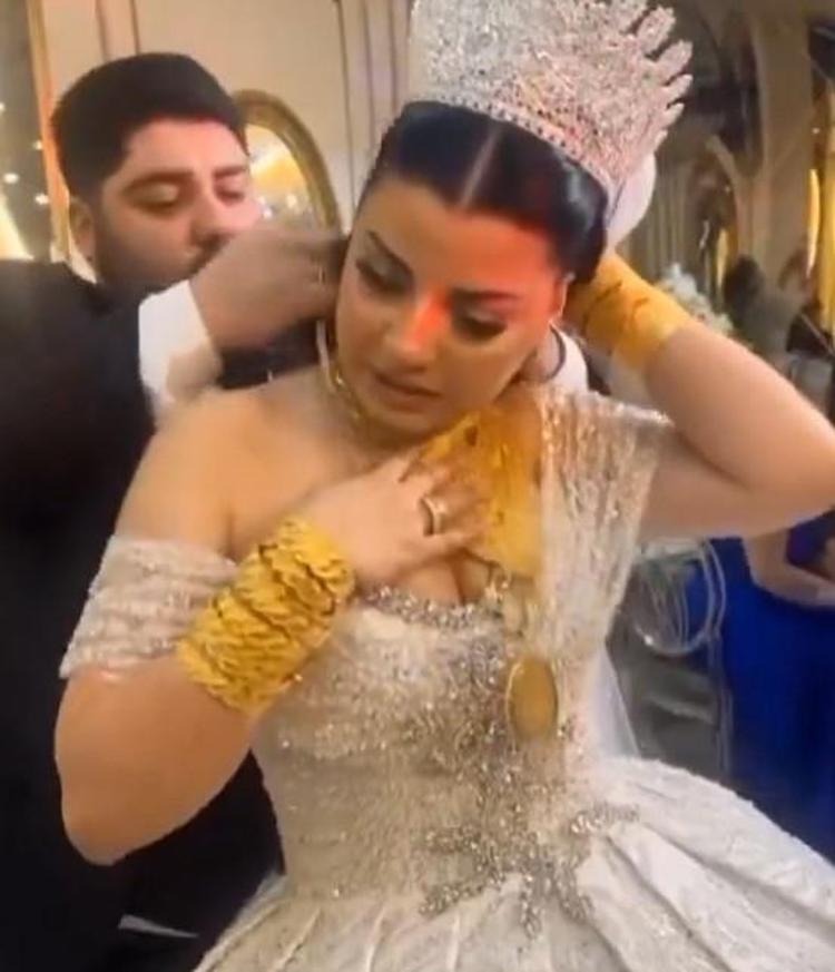 NE KADAR ABARTILI BİR TÖREN