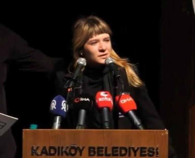 Müziğin Amcası İlhan Şeşen son yolculuğuna uğurlandı Cenaze asansörde mahsur kaldı