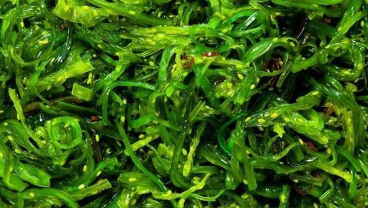102 mineralin 92si onda Yiyen gençlik yıllarına dönüyor: Ünlü isimlerin güzellik sırrı buymuş