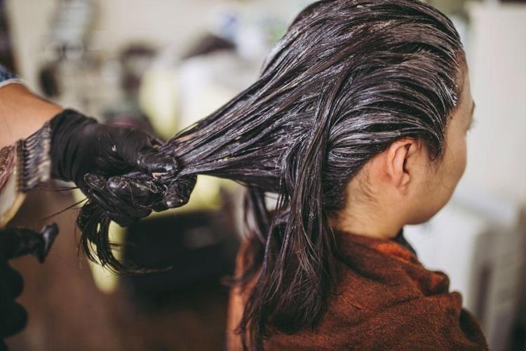 Beyaz saçları 15 günde kendi rengine çeviriyor Saç boyasına son, beyaz saçlardan kurtulmak çok kolay