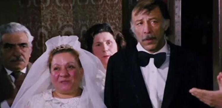 Yeşilçamın unutulmaz oyuncusu Münir Özkulun hiç bilinmeyen oğlu Ferdi yıllar sonra ortaya çıktı Mesleği şaşırttı