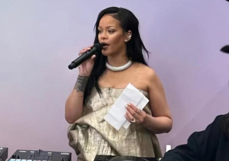 Rihannayı sarsan ölüm Babası Ronald Fenty hayatını kaybetti