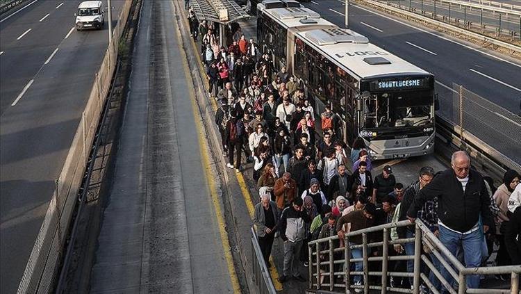 BAYRAMDA OTOBÜS, METRO, METROBÜS BEDAVA MI
