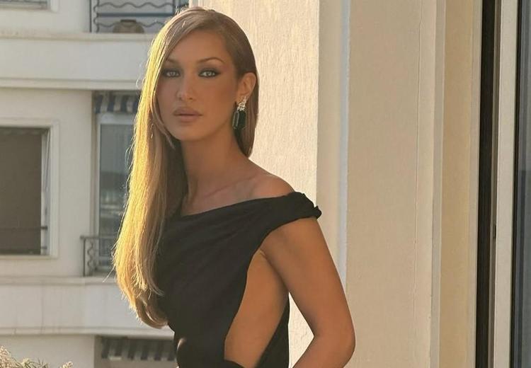 BENİ KALABALIĞIN ORTASINDA BIRAKTI
