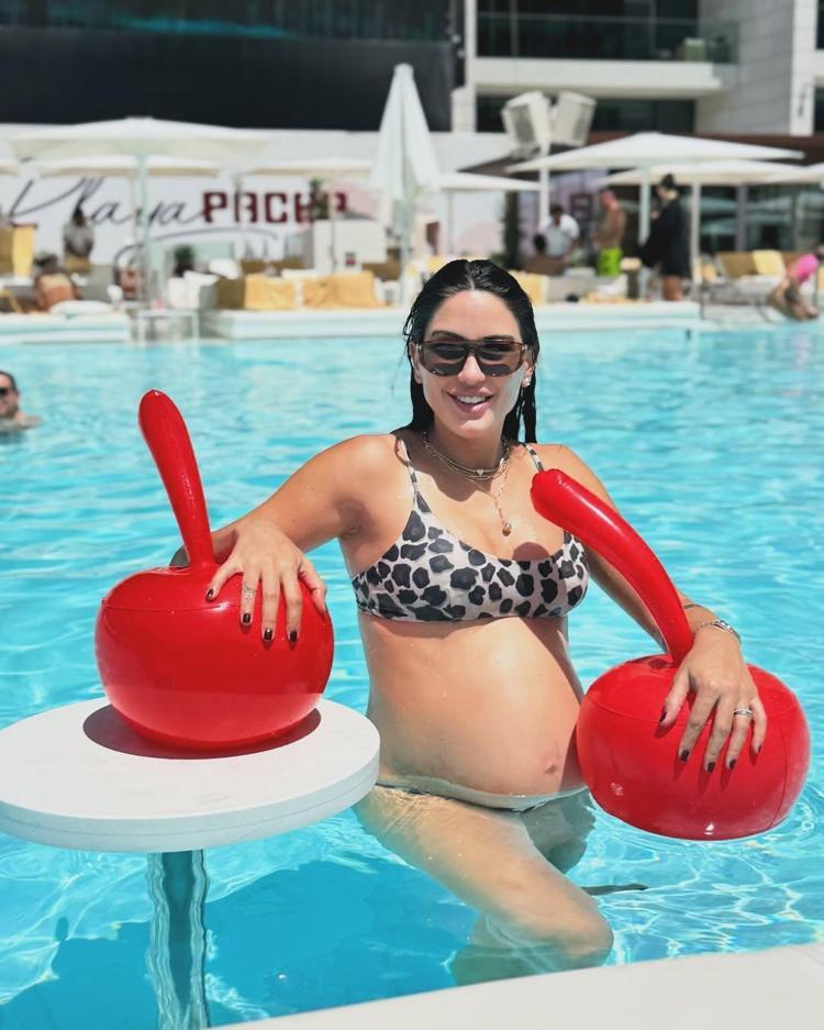 Doğum için gün sayan Sahra Işıktan eğlenceli paylaşım Ne zaman geleceksin