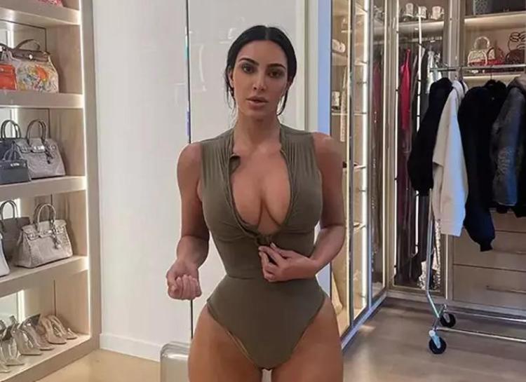 Giyinme odası bile normal bir ev kadar İşte Kim Kardashianın 60 milyonluk malikanesinin gizli hazinesi