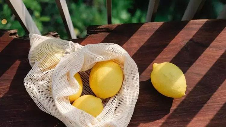 Maden suyunun içine 1 dilim koyun Böbrekleri makine gibi çalıştırıyor: Kalsiyum, magnezyum ve potasyum deposu