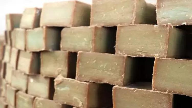 CİLTTEKİ İLTİHAPLANMALARA KARŞI ETKİLİ