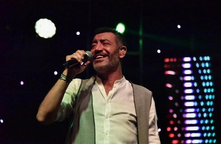 Hakan Altun imaj değiştirdi Bıyıklar kaldı, sakallar tatilde